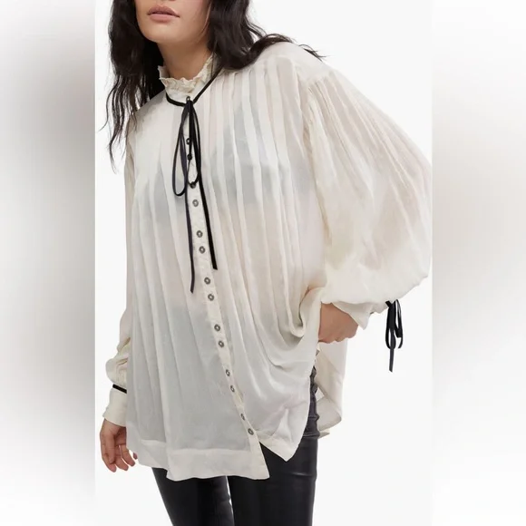Free People Olivia White Blouse with Black Trim Top - Picture 2 of 7